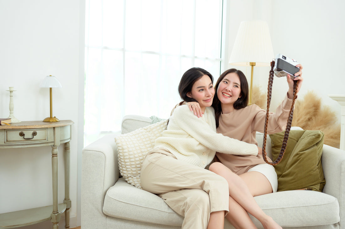 How to Take Photo Booth-Style Photos With Your Phone (No Booth Required!)